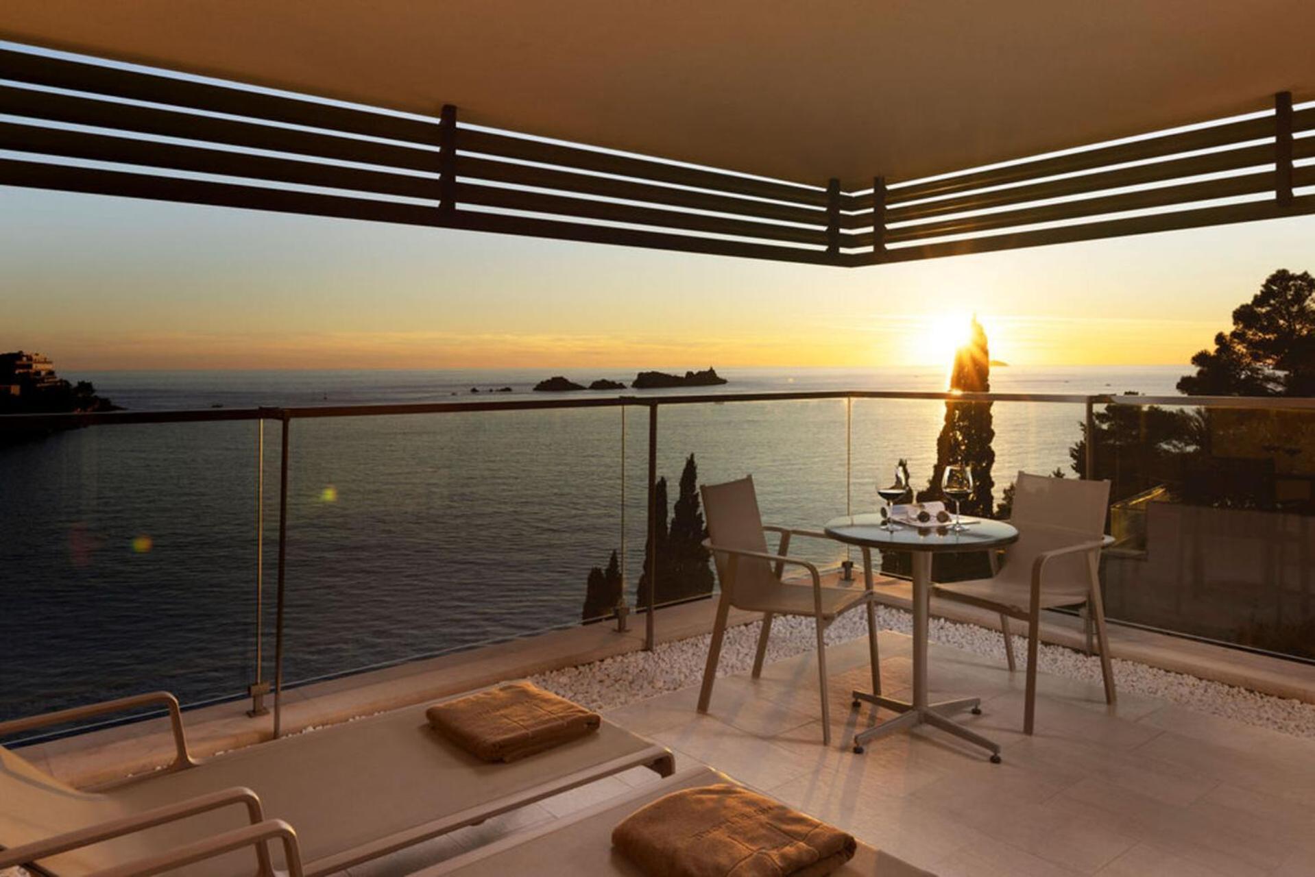 Hotel More (Adults Only) Дубровник Екстер'єр фото Sunset at the hotel